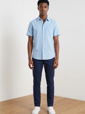 Men's Light Blue Short Sleeve Button-Down Shirt